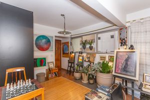 Image 8 - 874842