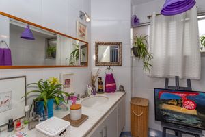 Image 14 - 874842