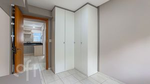 Image 18 - 874844