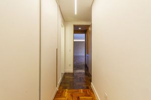 Image 19 - 874945