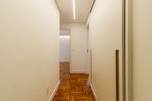 Image 21 - 874945