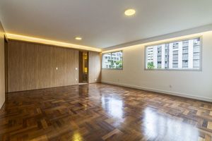 Image 4 - 874945