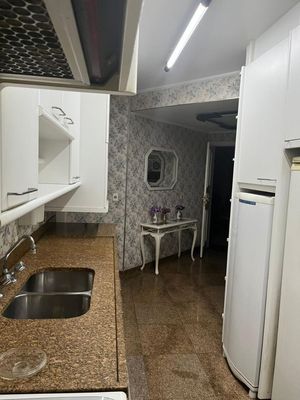 Image 8 - 874946