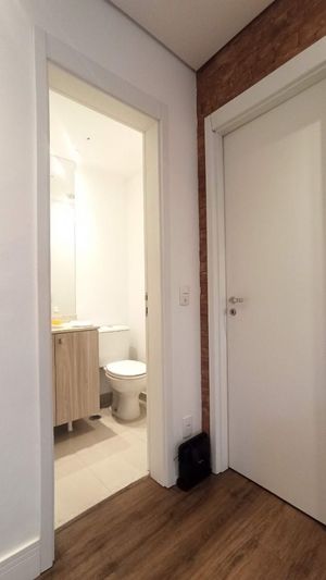 Image 11 - 874947