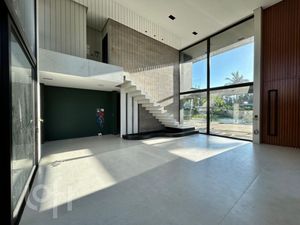 Image 10 - 874950