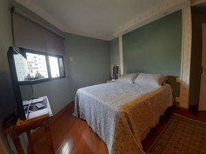 Image 11 - 874960