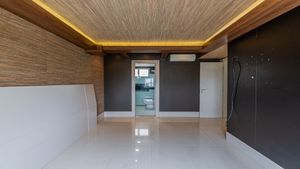 Image 14 - 874966