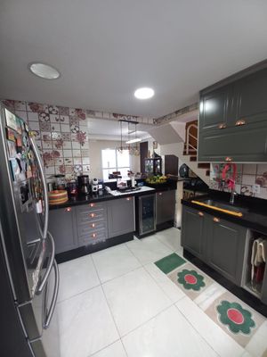 Image 6 - 874969
