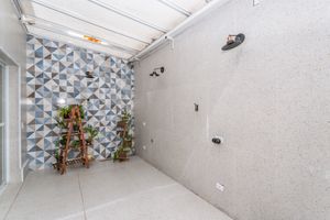 Image 8 - 874969