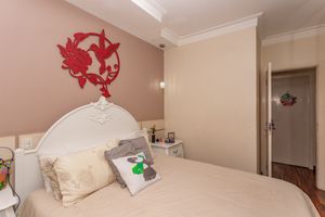 Image 17 - 874969