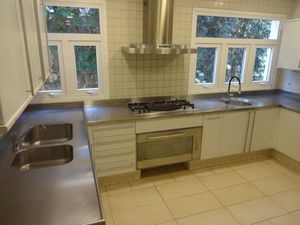 Image 10 - 874974