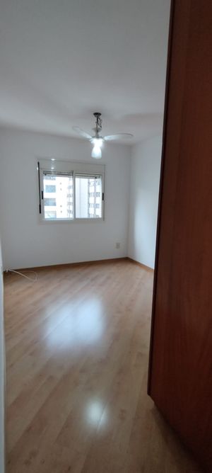 Image 3 - 874975