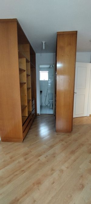 Image 4 - 874975