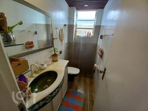 Image 8 - 874982