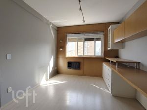Image 12 - 875004
