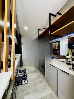 Image 11 - 875005