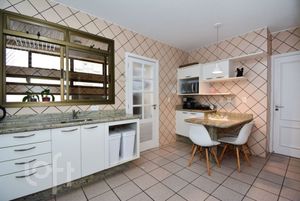 Image 22 - 875007