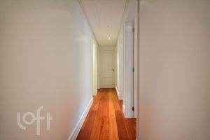 Image 23 - 875007
