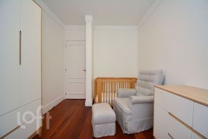 Image 12 - 875007