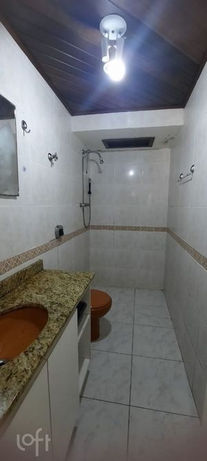 Image 12 - 875008