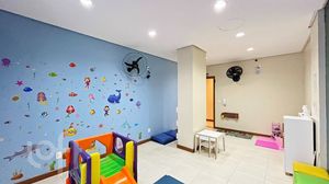 Image 31 - 875015