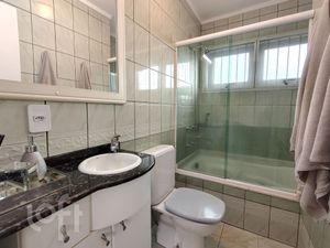 Image 18 - 875016