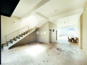 Image 35 - 875017