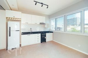Image 19 - 875017
