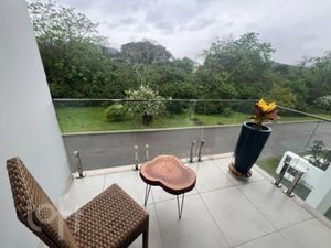 Image 19 - 875018