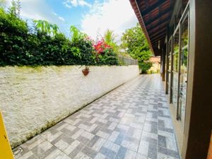 Image 11 - 875026