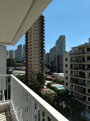 Image 4 - 875029