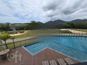 Image 10 - 875034
