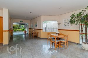 Image 40 - 875036