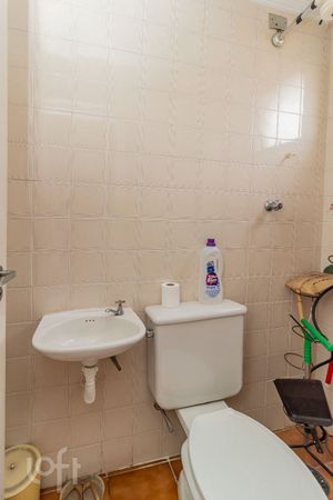 Image 34 - 875036