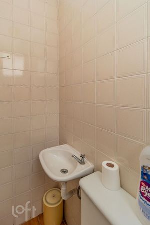 Image 35 - 875036