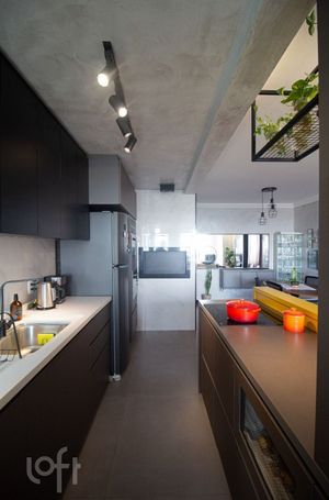 Image 8 - 875037