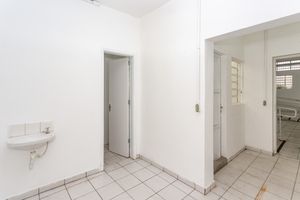 Image 11 - 875039