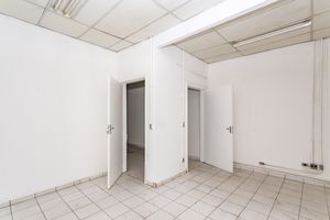 Image 16 - 875039