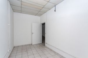 Image 35 - 875039