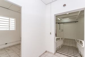 Image 37 - 875039