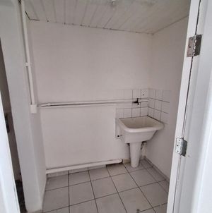 Image 9 - 875039