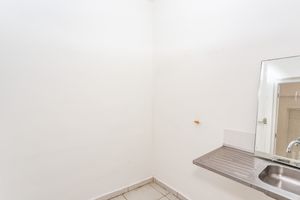Image 173 - 875039