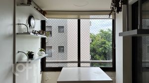 Image 12 - 875043