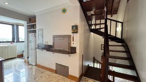 Image 18 - 875043