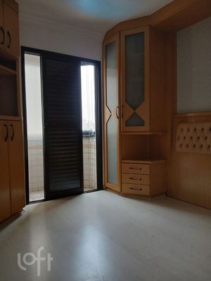 Image 7 - 875044