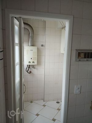 Image 6 - 875044