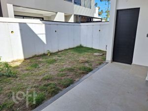 Image 11 - 875045