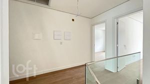 Image 27 - 875045