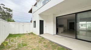 Image 38 - 875045