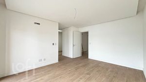 Image 19 - 875045
